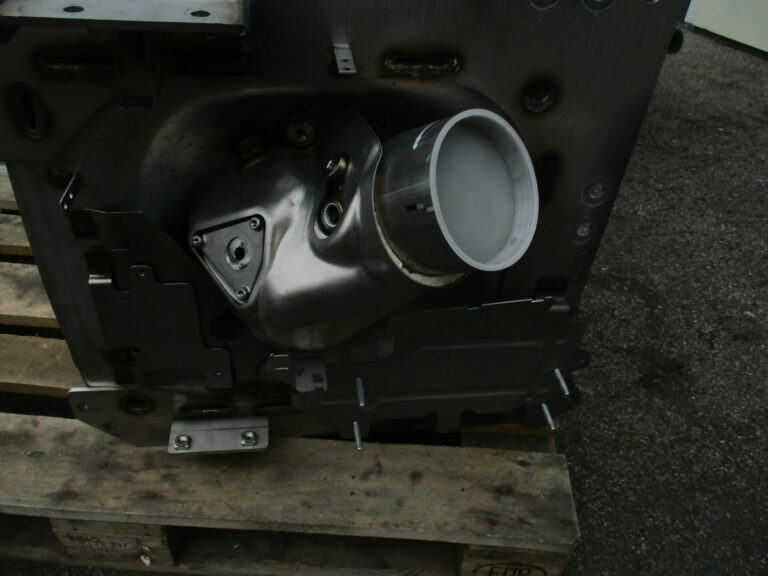Reich - KFZ - Mercedes Arocs Auspuff Euro5 A6804902612 NEU